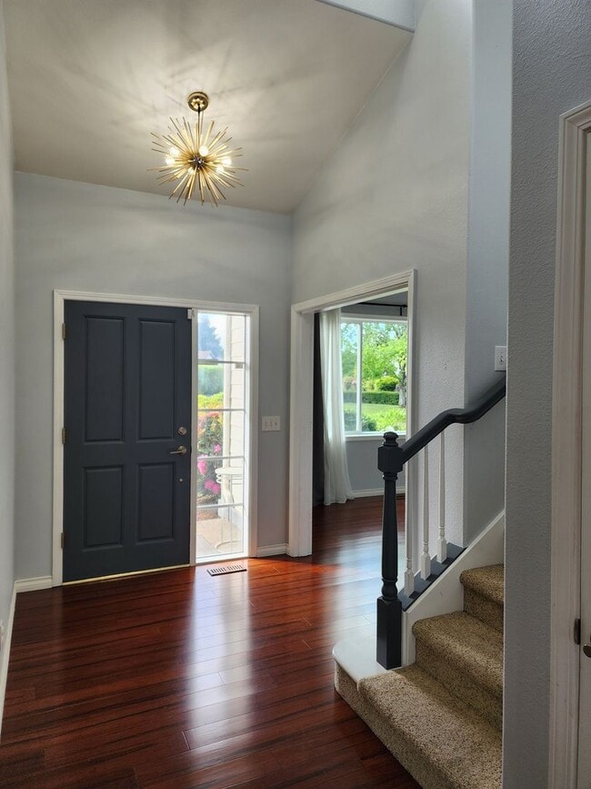 Stunning Regency Estates Home - Stunning Regency Estates Home