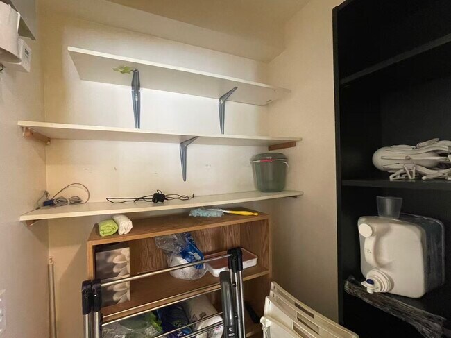 Photo - 5626 Larch St