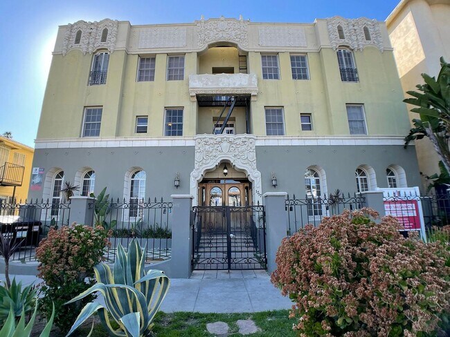 Normandie Apts.