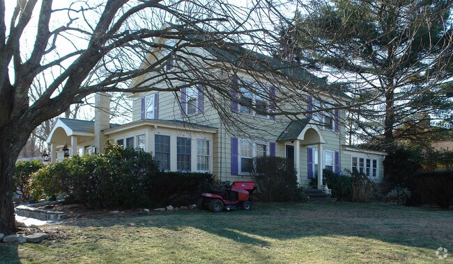 Photo - 1935 Boston Post Rd