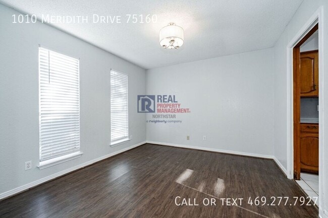 Photo - 1010 Meridith Dr