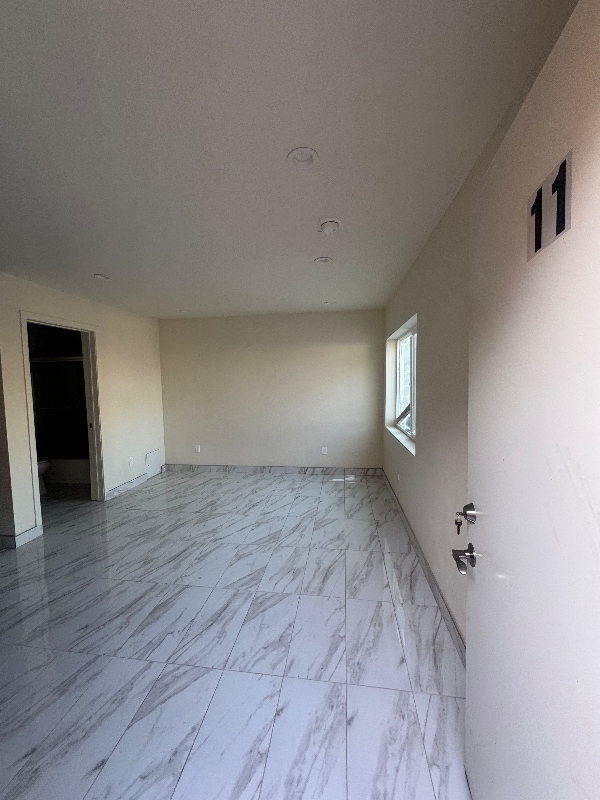 Photo - 1193 N Ardmore Ave Unidad 11