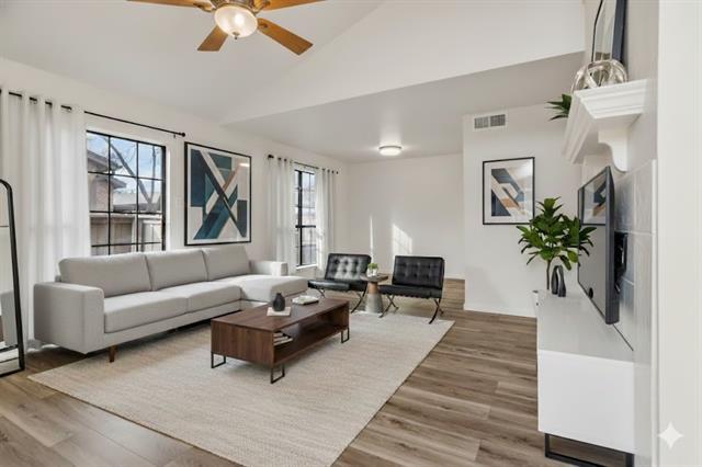 Photo - 352 W Harwood Rd Unit C