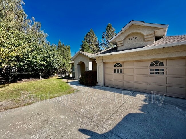 Photo - 1139 Caledonia Way