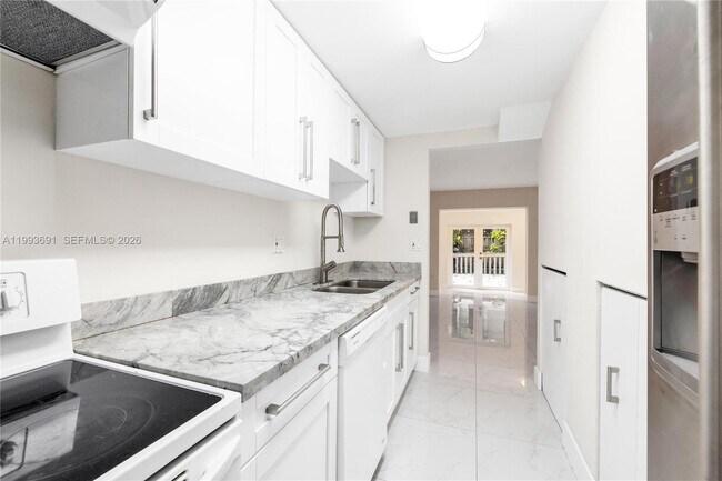 Photo - 3056 Shipping Ave