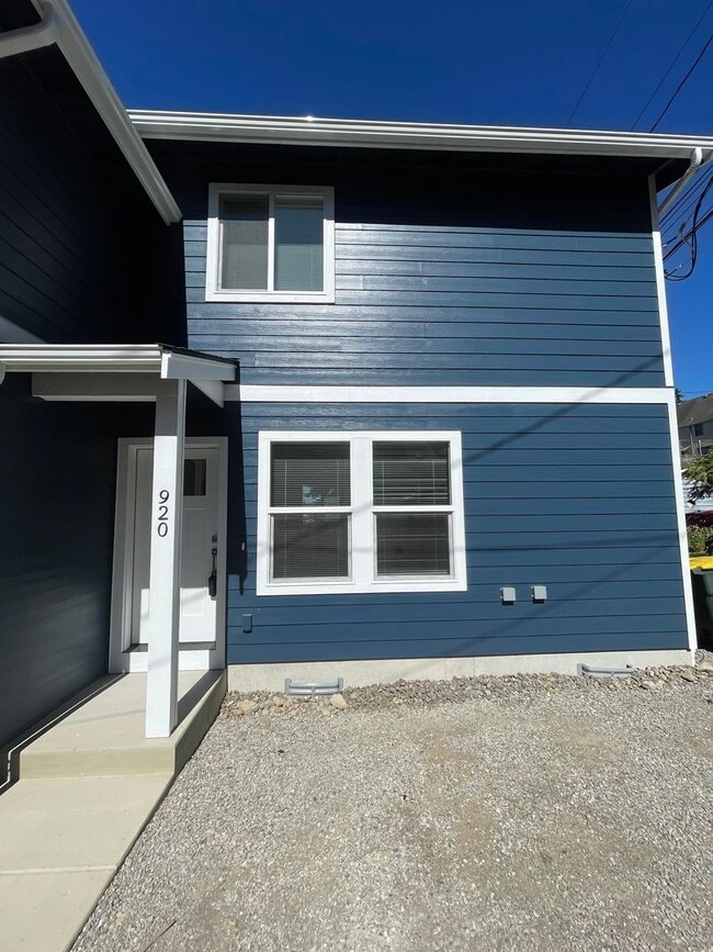 Photo - 918-922 Billy Frank Jr. St Unidad 920