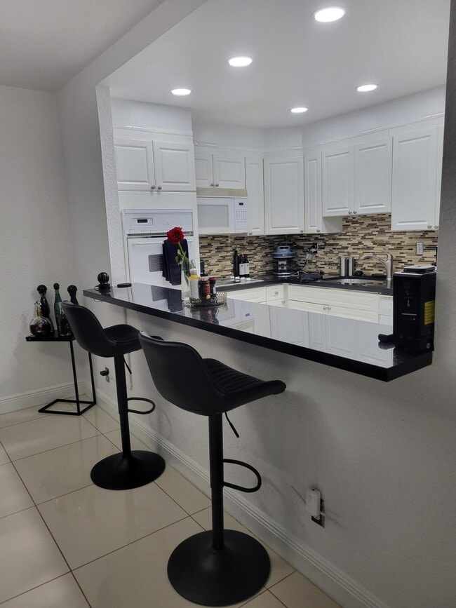 Photo - 19370 Collins Ave Unit 623