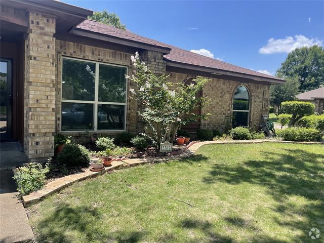 Building Photo - 2202 Ember Lee Dr Rental
