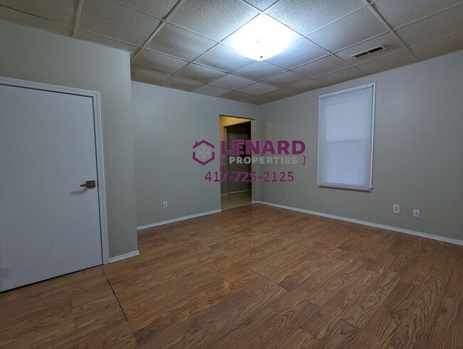 Photo - Walnut - Workizer Unit 1104 Walnut