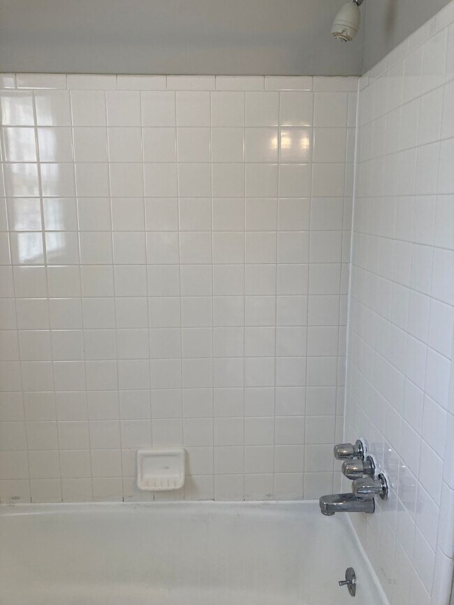 Photo - 3 Bedroom Brick Ranch in East Charlotte Fo...