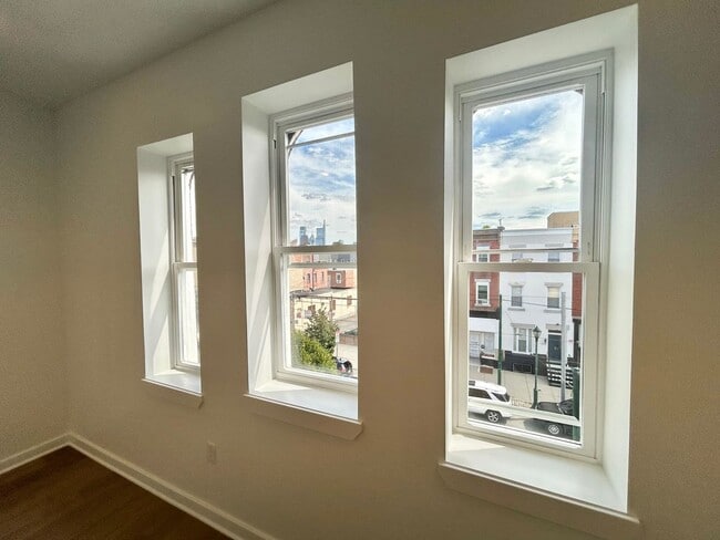 Photo - 2725 W Girard Ave Unidad 3F