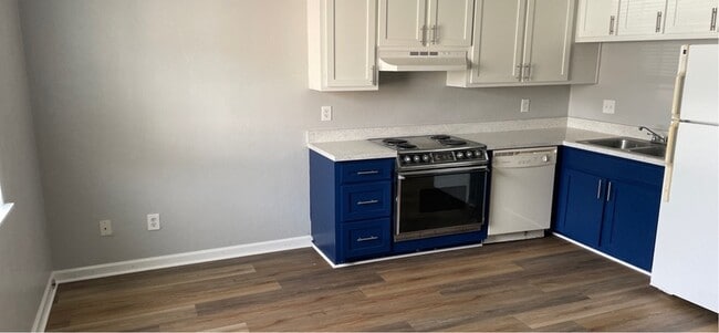 Photo - 1229 Continental Ct