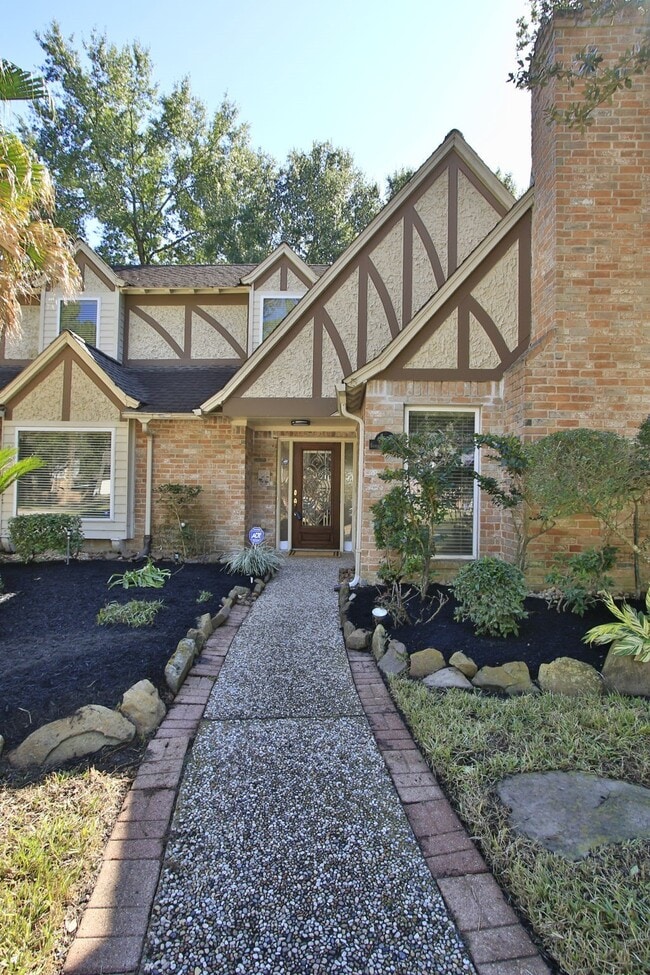 Photo - 1819 Saddlecreek Dr