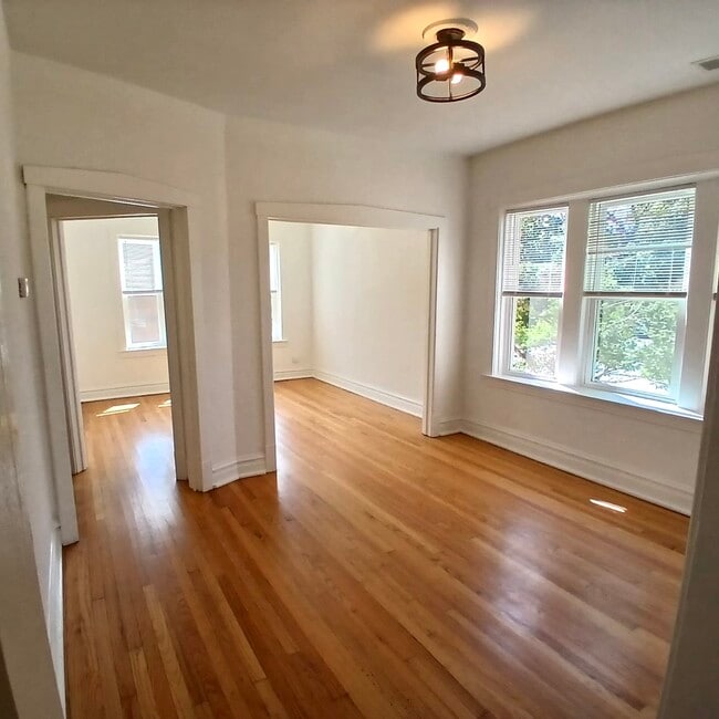 Photo - 4652 W Palmer St Unit 1