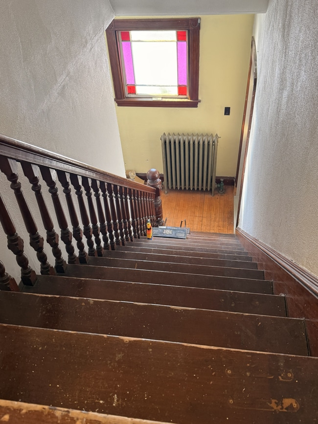 Entrance Staircase - 260 Webster St Unit 2