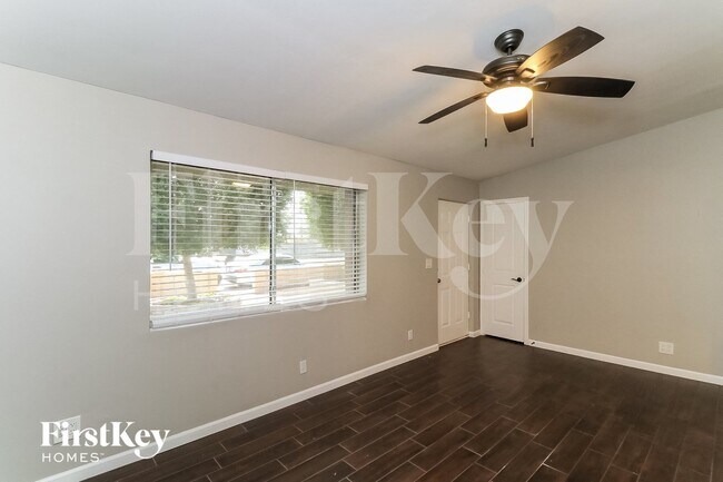 Photo - 2206 E Arbor Cir