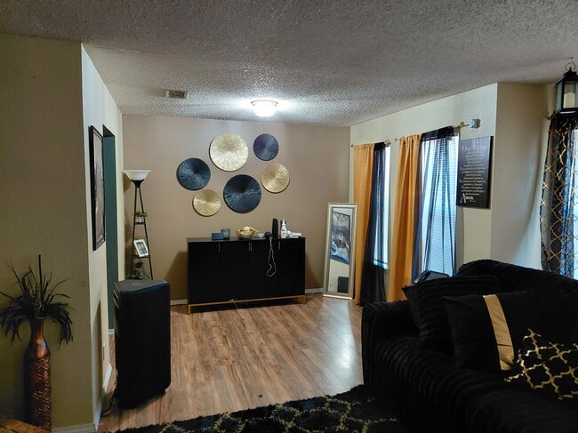 Living or Dining - 834 Ash Grove Ln