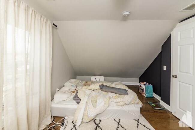 Photo - 2 bedroom in Chicago IL 60647 Unit 3