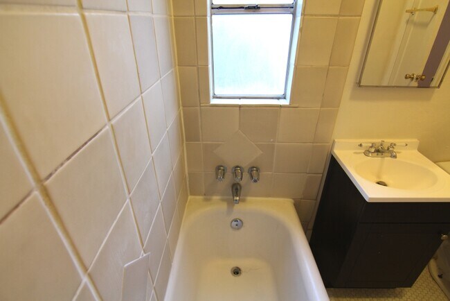 Photo - 836 Sanborn Ave