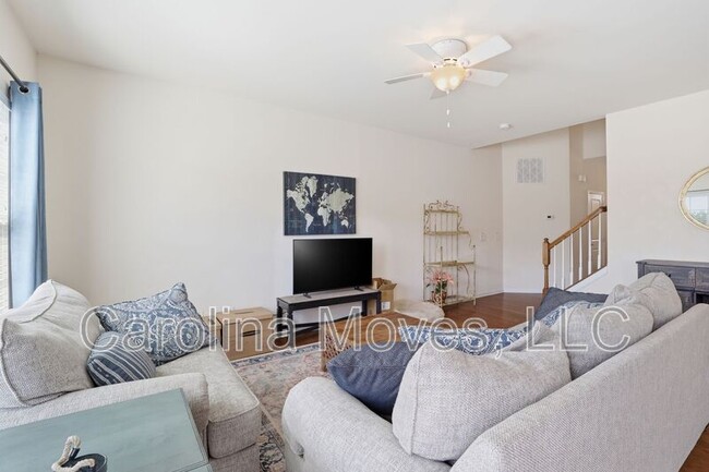 Photo - 126 Middleby Way