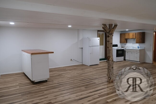 Photo - West Valley Studio Apartment - Washer/Drye...