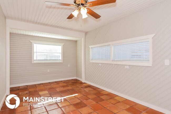 Photo - 2426 Stratford Dr