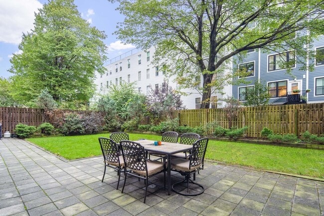 Photo - 636 5th St Unit 203