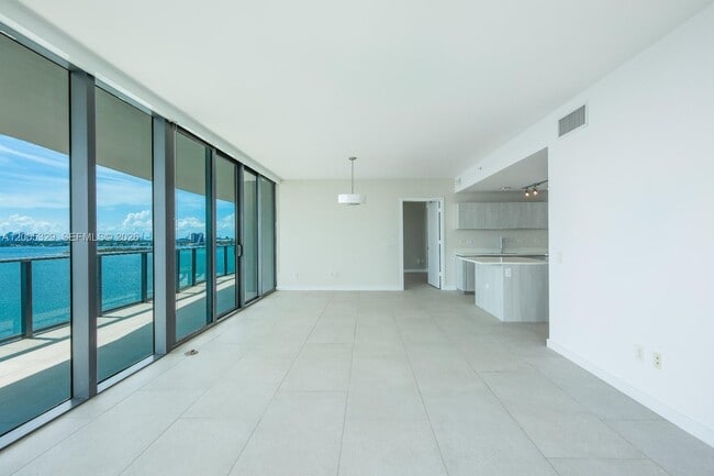 Photo - 3131 NE 7th Ave Unidad 1406