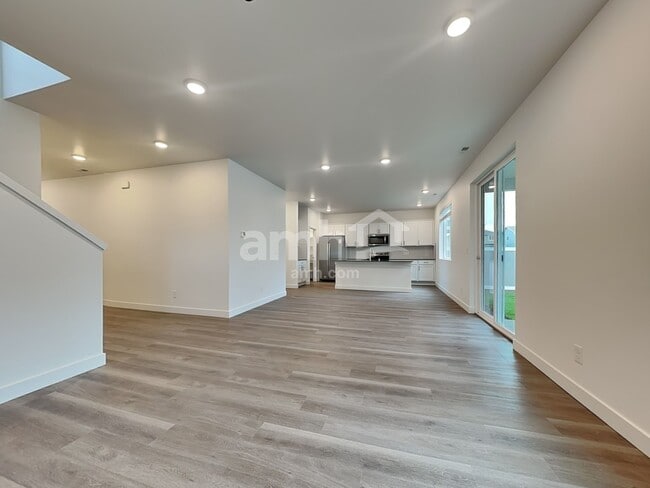 Photo - 8030 Sabelle St SW