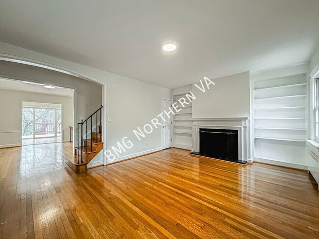 Photo - 4412 Volta Pl NW