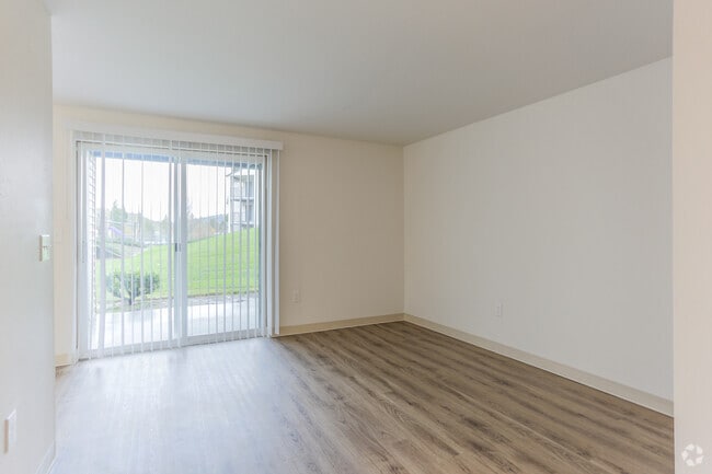 1BR, 1BA - 720SF