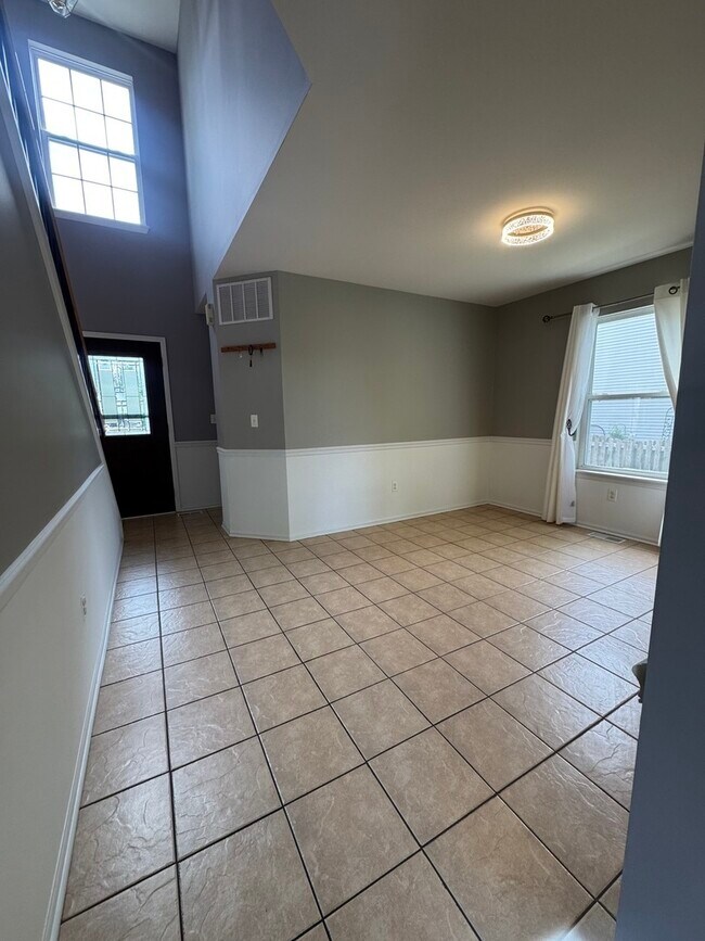 Photo - 1716 William Dr