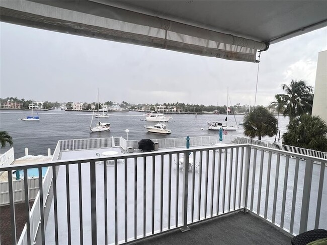 Building Photo - 95 N Birch Rd Unit 302