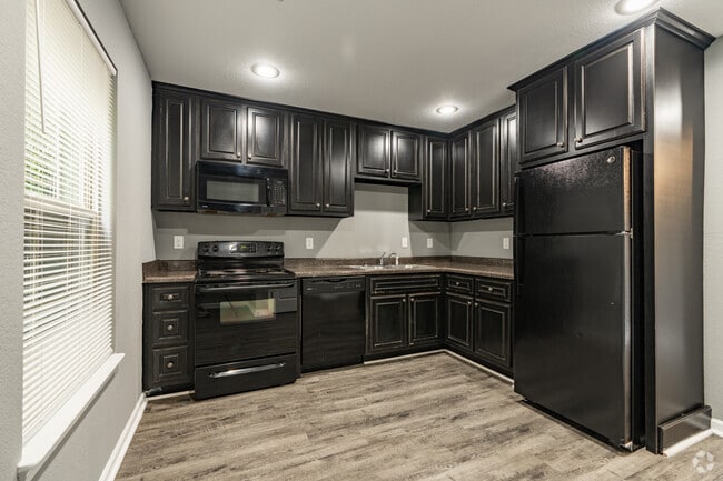 2BR, 1.5BA - 960SF - Kitchen - Willow Creek Townhomes