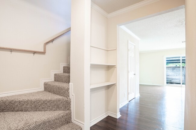 Photo - 1960 Camelot St Unit Regency