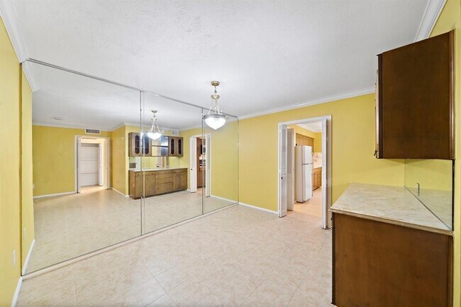 Photo - 7600 Burgoyne Rd Unit 138