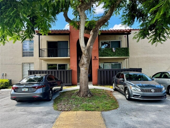 Photo - 10834 N Kendall Dr Unidad X14 Rental