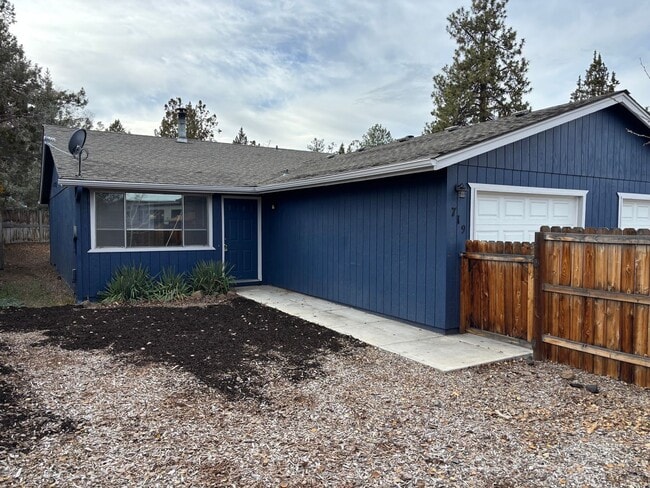 Building Photo - 162- SE Centennial St Unit 719