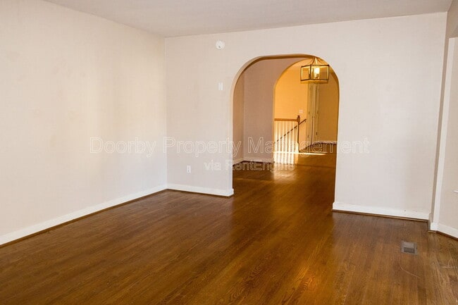 Photo - 1711 Ashton St