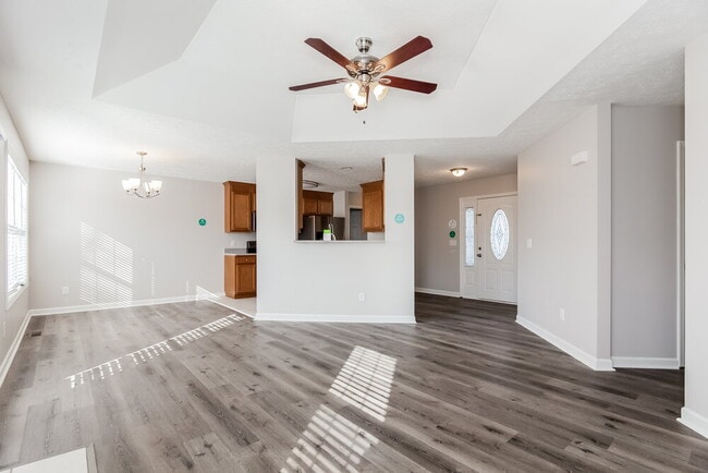 Photo - 634 Loch Lomond Cir
