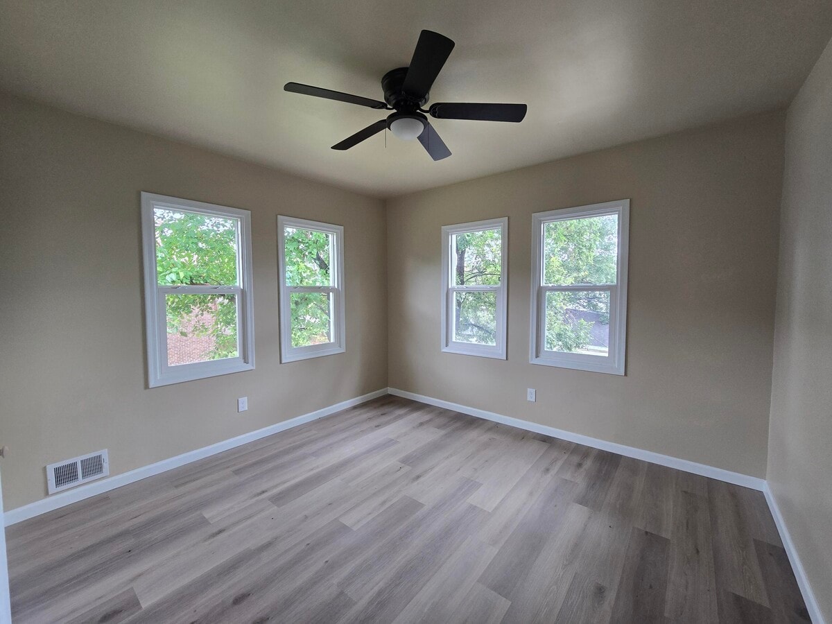 Photo - 3347 Webb St