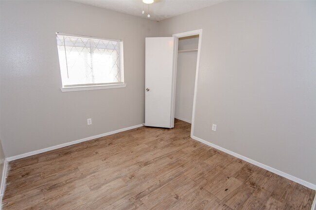 Photo - 20031 Woodhall Ln