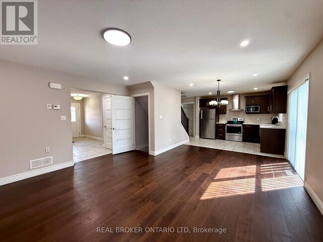 Photo - 8 Alexander Cir