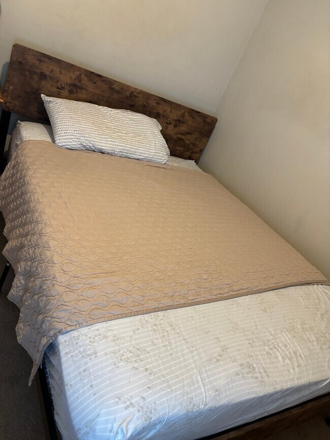 Photo - 1 Golden Lake Loop