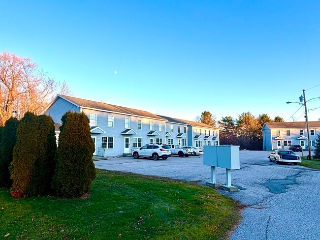 Building Photo - Old County Estates