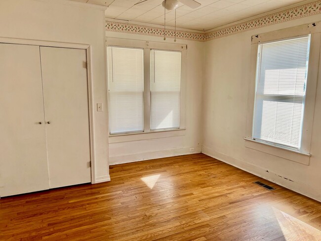 Photo - 3 Bedroom, 1.5 Bath for Rent!