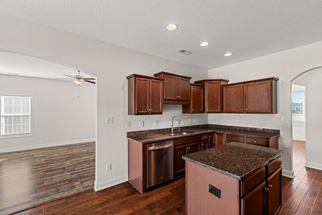 Photo - Large 5 bedroom home- don't miss this one!