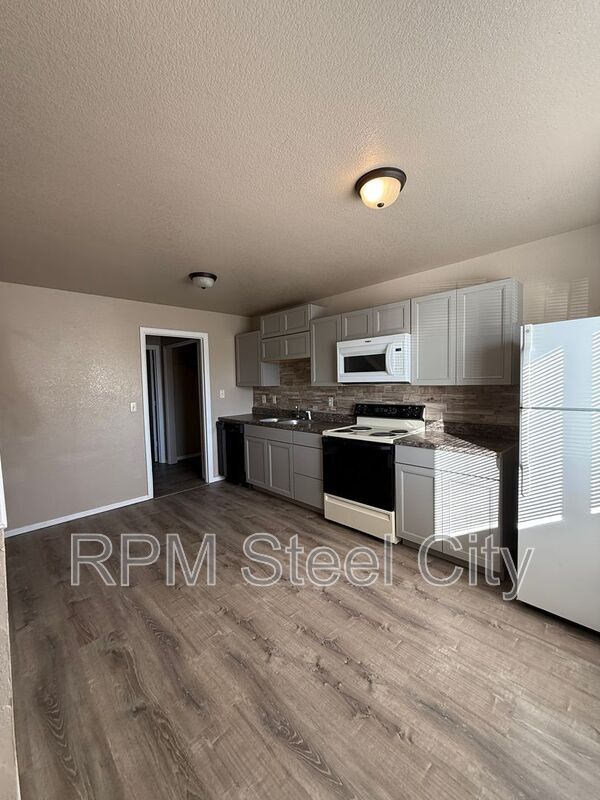 Photo - 1717 Oakshire Ln