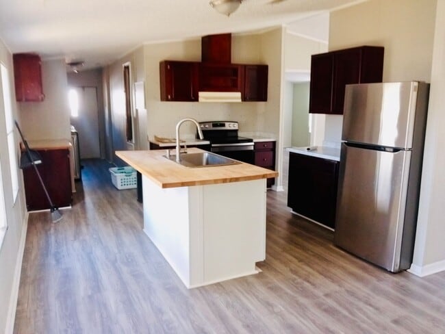 Photo - 3 Bed 2 Bathroom Single Family