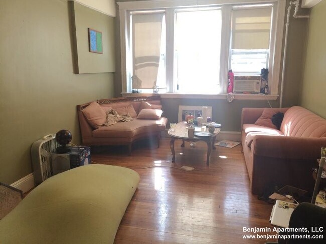 Building Photo - 7 Lothian Rd Unit 1